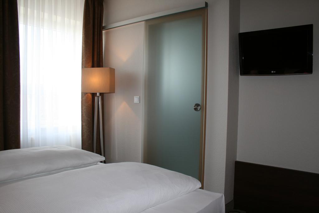 Hotel Parqeo Im A66 غيلنهاوزن المظهر الخارجي الصورة