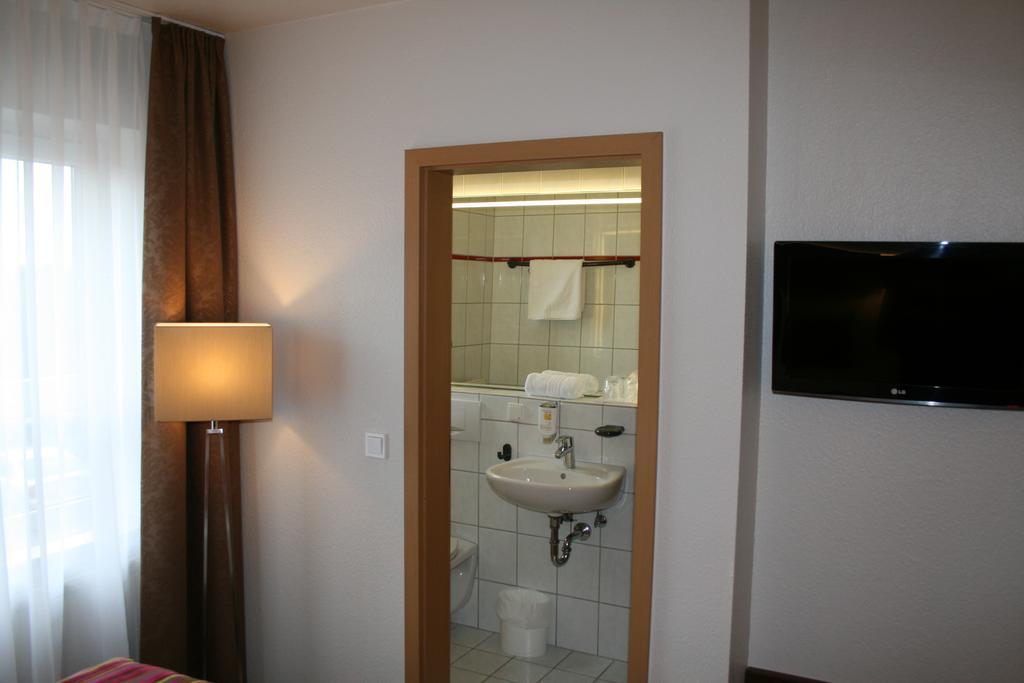 Hotel Parqeo Im A66 غيلنهاوزن المظهر الخارجي الصورة