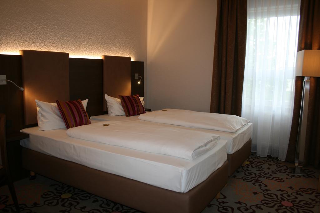 Hotel Parqeo Im A66 غيلنهاوزن المظهر الخارجي الصورة